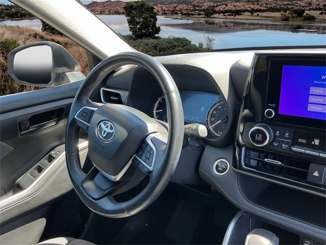 2024 Toyota Highlander LE