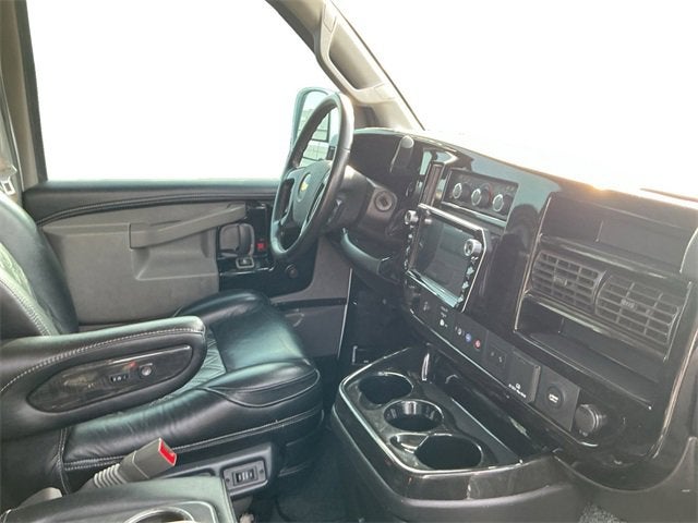 2021 Chevrolet Express Passenger 2500 1LS