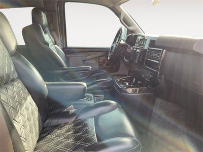 2021 Chevrolet Express Passenger 2500 1LS