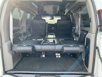 2021 Chevrolet Express Passenger 2500 1LS