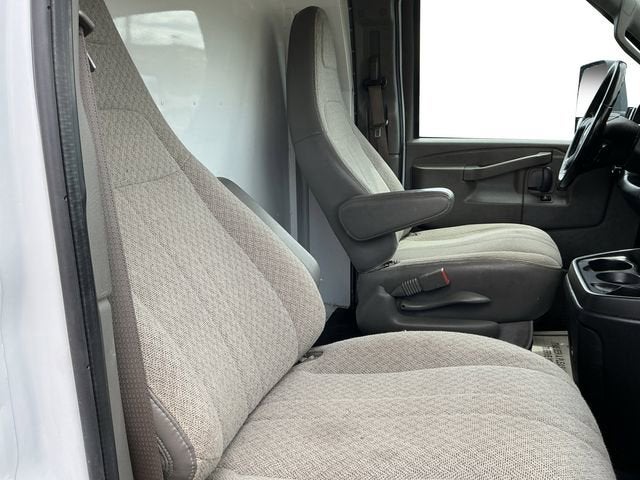 2022 Chevrolet Express Cutaway 3500 Work Van