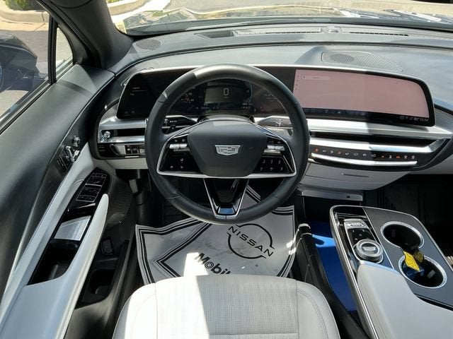 2024 Cadillac LYRIQ Luxury 1
